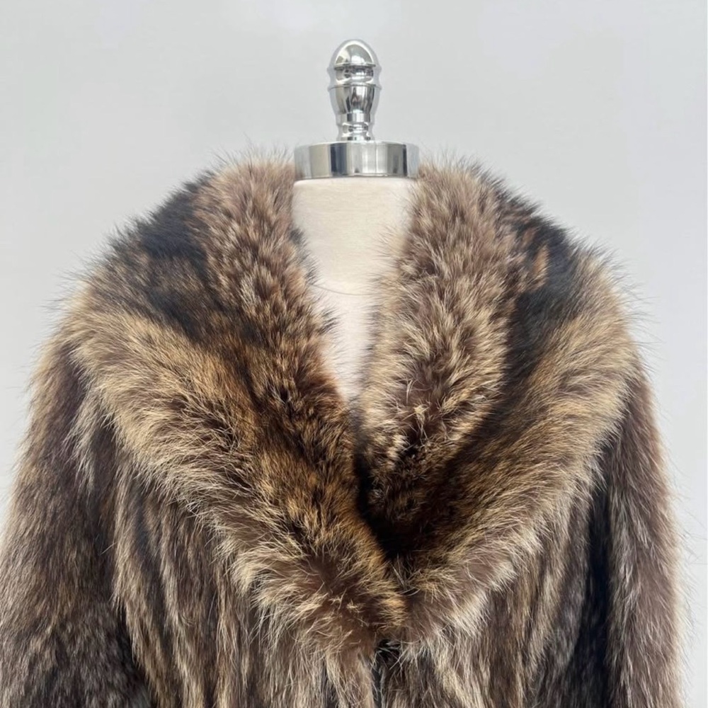 SOLD Raccoon fur jacket with exaggerated collar - Picture 2 of 7